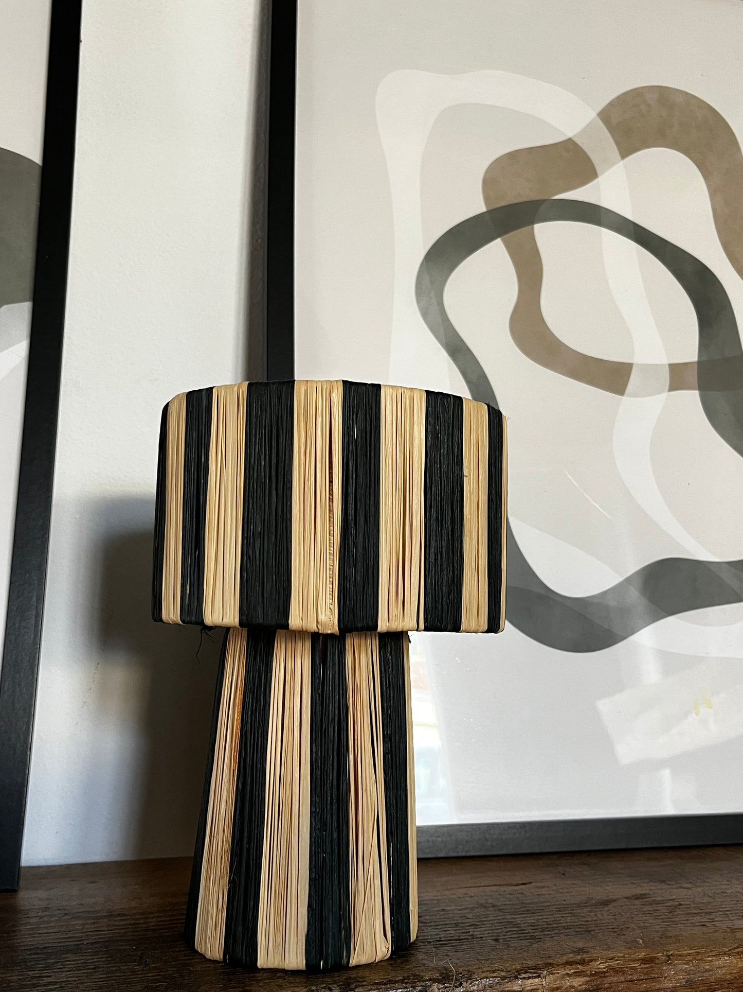 PETITE LAMPE RAYÉE NOIRE