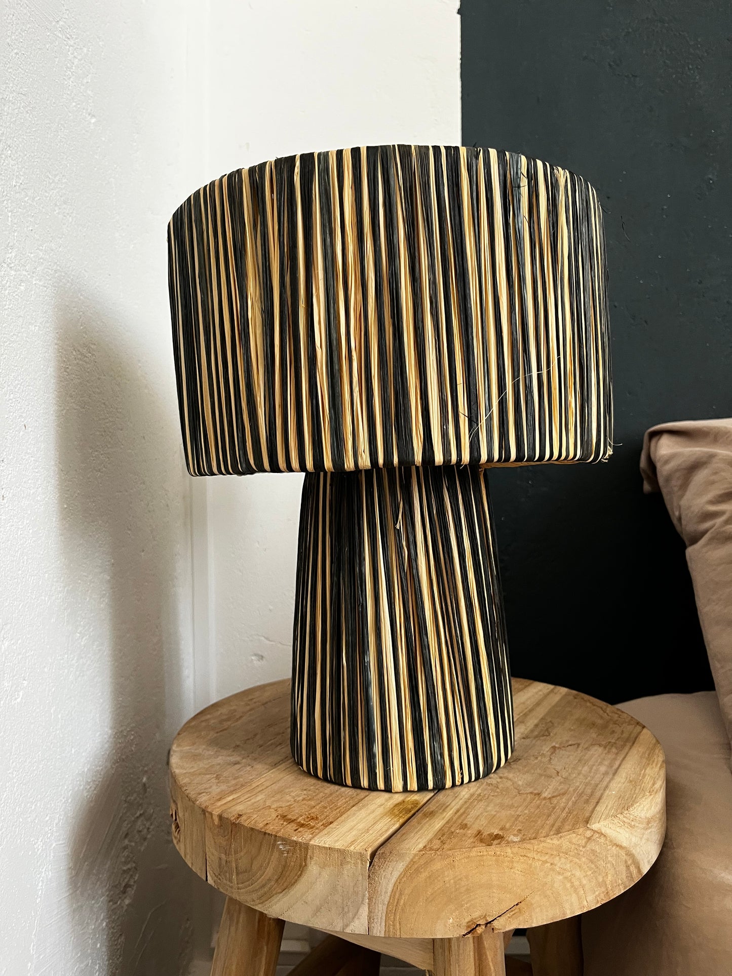 LAMPE RAYÉE NOIRE