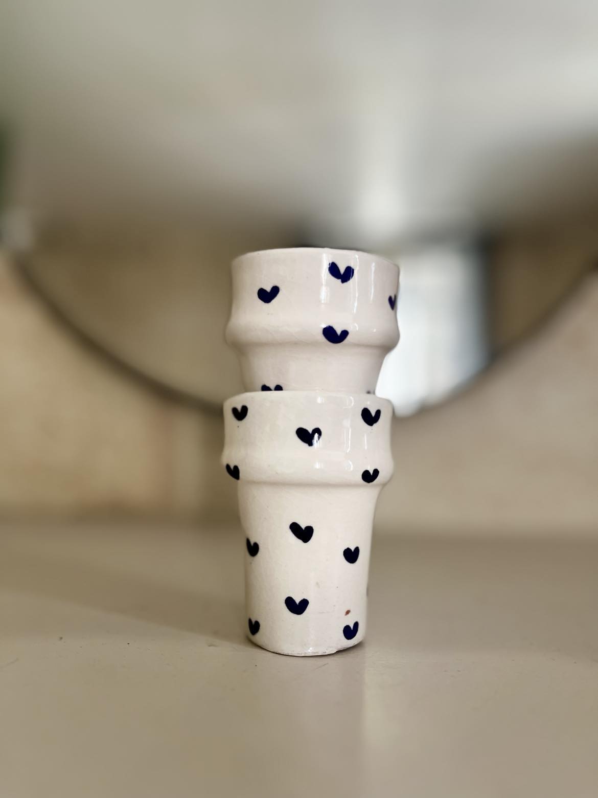 TASSES À EXPRESSO – PETITS CŒURS BLEU NUIT